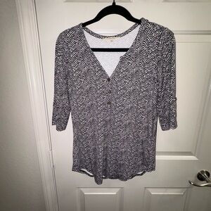 41 Hawthorn Black and White Zigzag Blouse